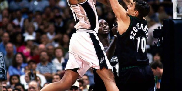 AG体育官方入口-马刺尼克斯总决赛经典战靴绰号引回忆|NBA|圣安东尼奥马刺队|NBA总决赛|纽约尼克斯队|致青春_新浪体育_新浪新闻
